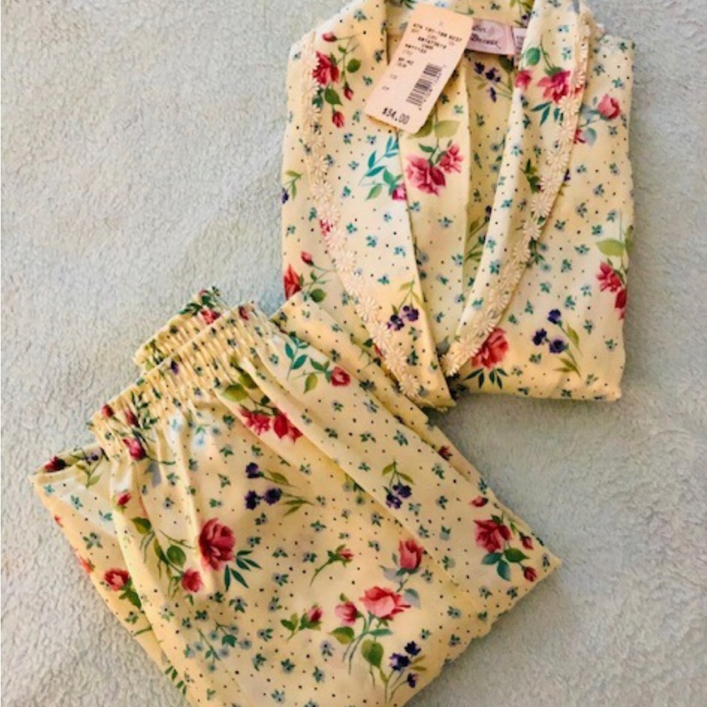 Satin And Beaux Floral Print Shortie PJ Set Romantic - Size M